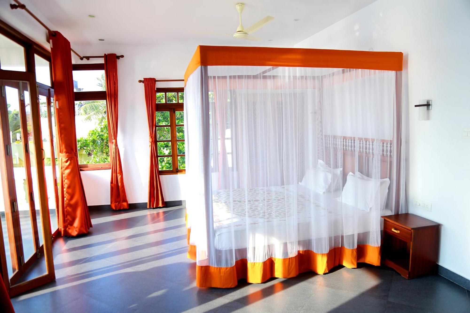 Little Elephant Beach Resort Ковалам Екстериор снимка